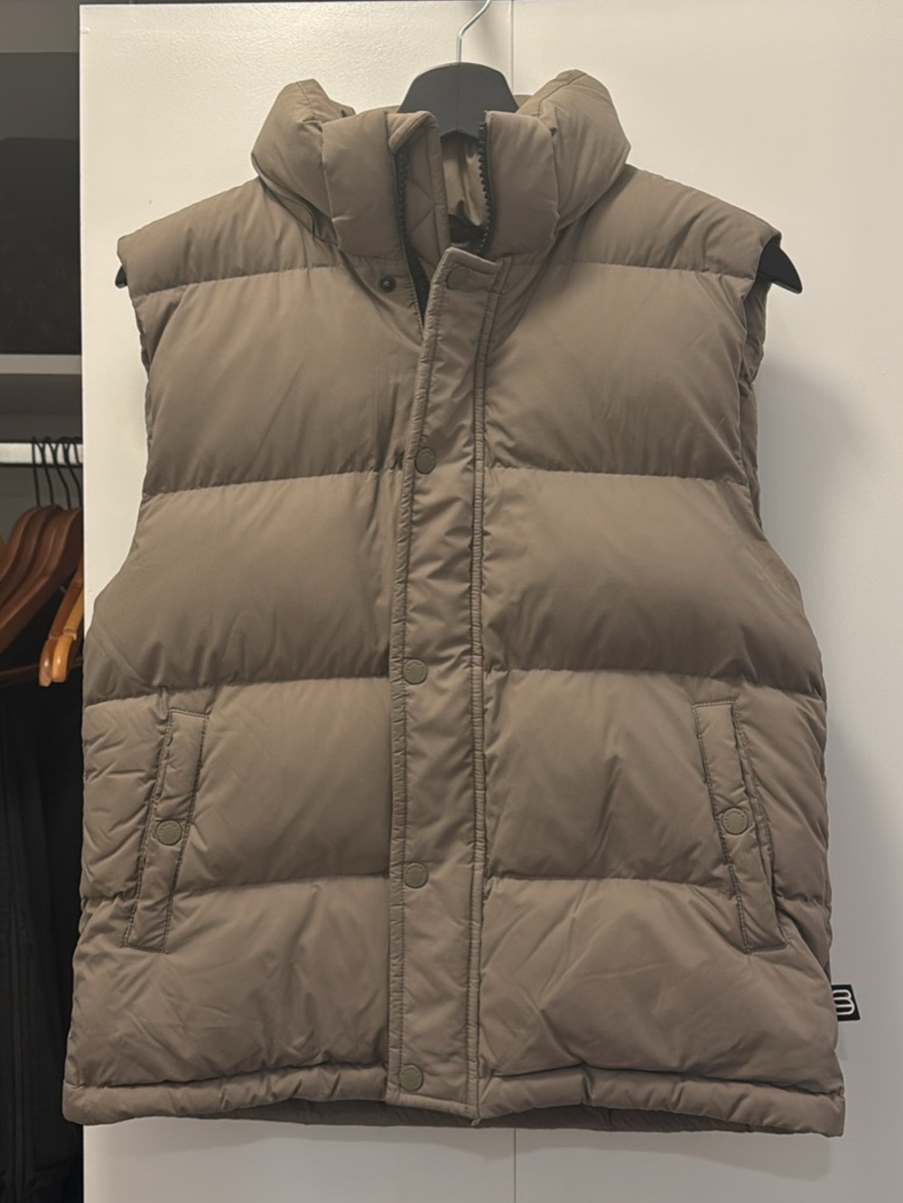 TNA Quilted super Puff Vest in Taupe